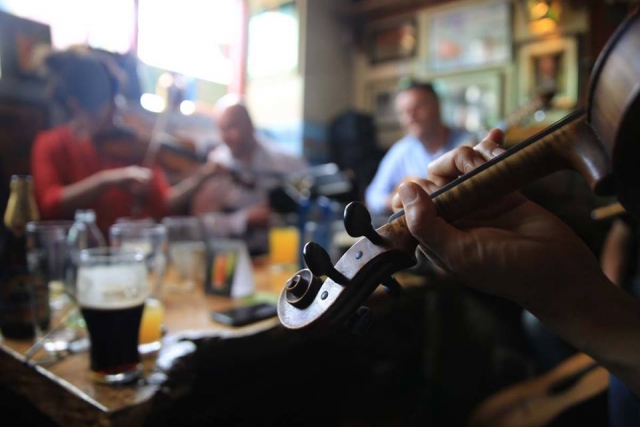 session kinvara fiddle lessons tuition classes burren clare ireland holiday